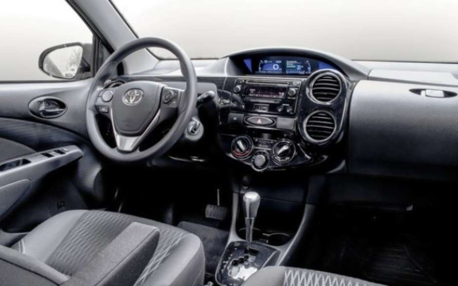 Teste Toyota Etios Seda X Plus E Um Automatico Racional