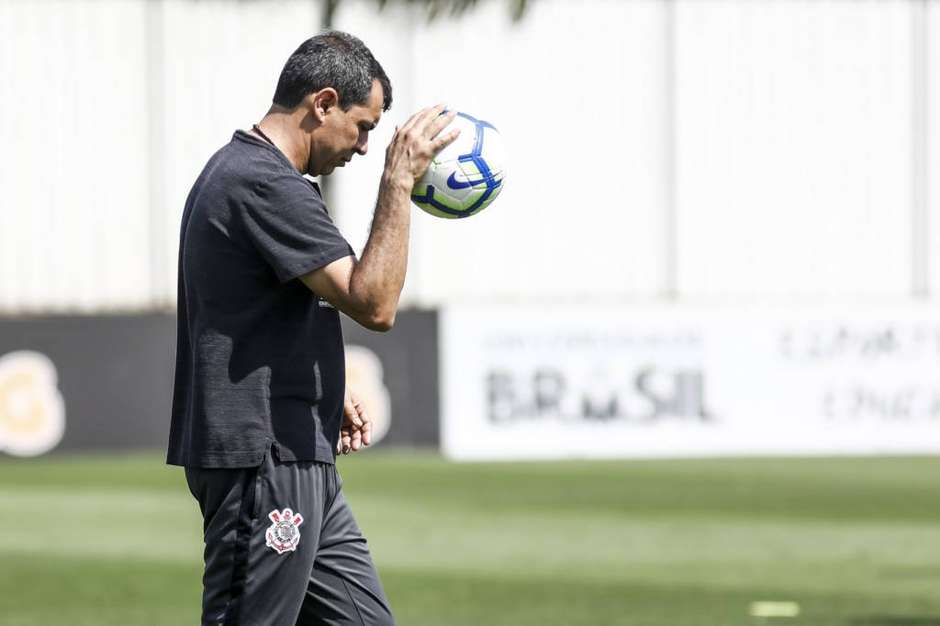 Somente a vitória afastará Carille de marca negativa histórica do Corinthians