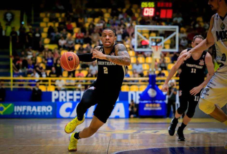 Pelo NBB, Corinthians sofre revés nos segundos finais para o Mogi, que segue invicto