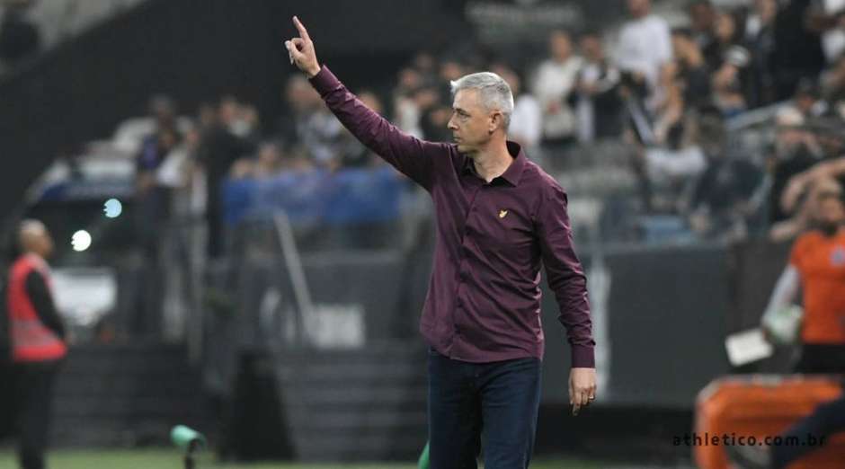 Jogadores em fim de empréstimo tem confiança de Tiago Nunes