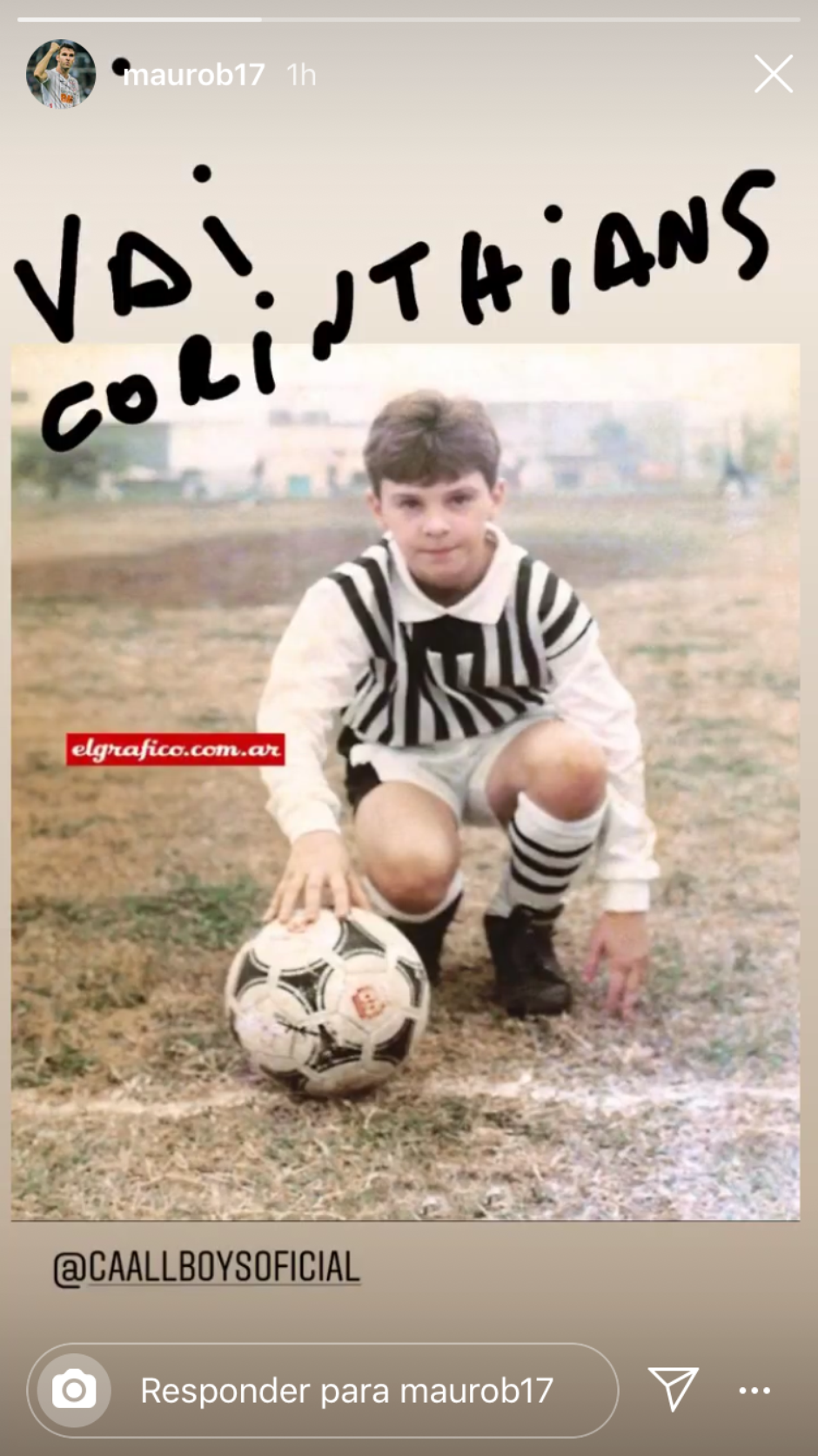 Boselli posta ''vai,Corinthians'' com uma foto de quando era criança, após a saída de Carille