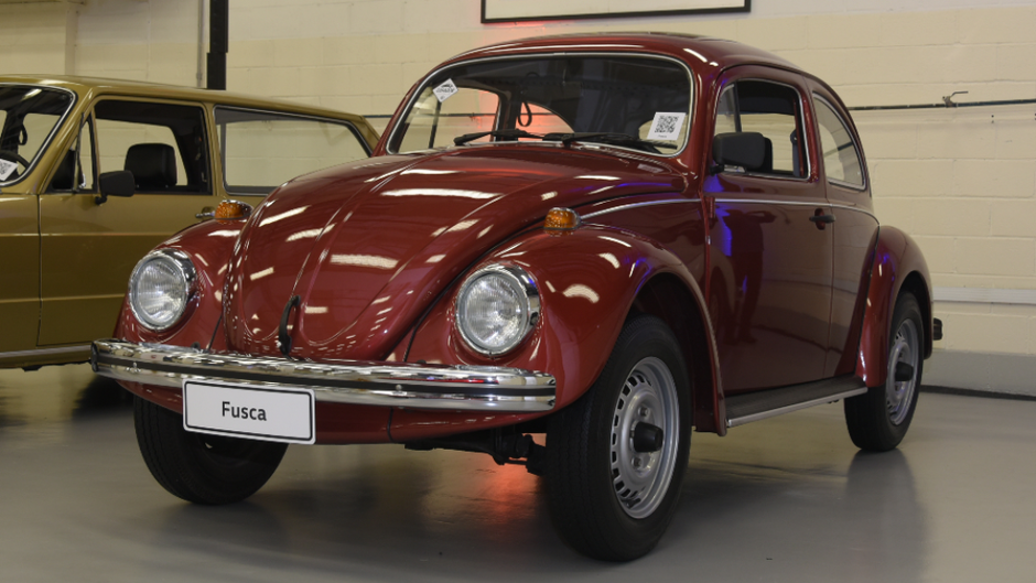 Download Carros Antigos Brasilia 4 Portas PNG