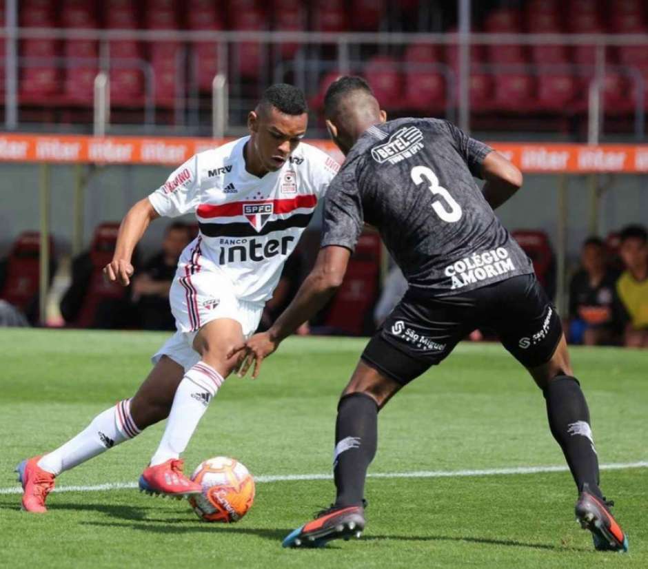 Juan, que vai jogar a Copinha pelo São Paulo, comenta sobre surpresa ao ser chamado por Diniz