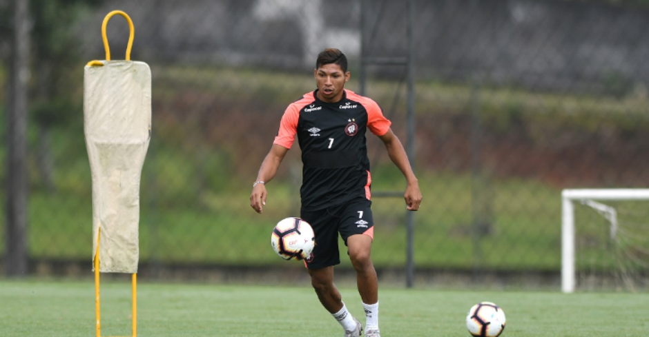 Corinthians recebe ultimato e Palmeiras aguarda Rony