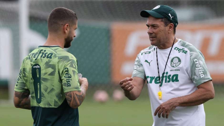 Zé Rafael se destaca mais recuado e ganha espaço em 'time ideal' de Luxa