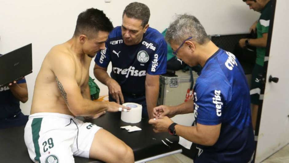 Mistério de Luxa no clássico, Willian busca artilharia em uma nova função
