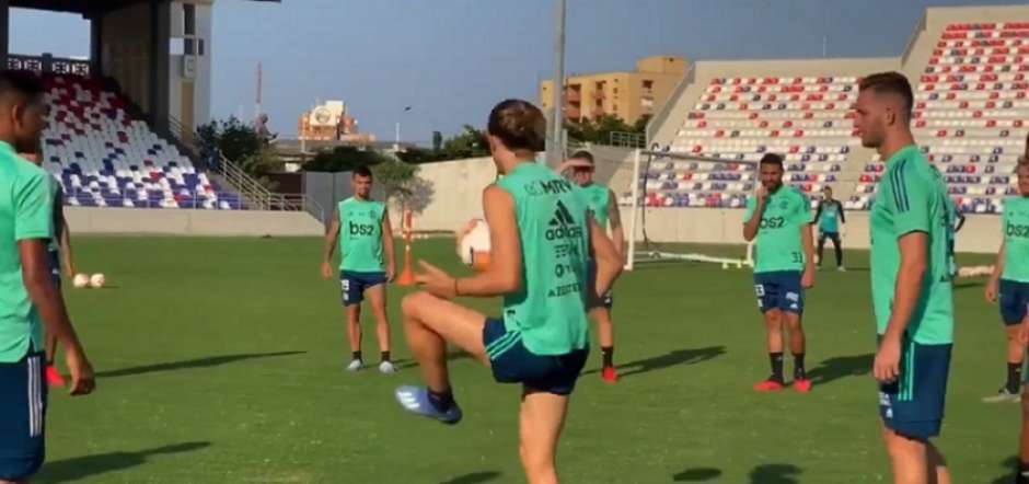 Flamengo treina na Colômbia para estrear contra rival freguês