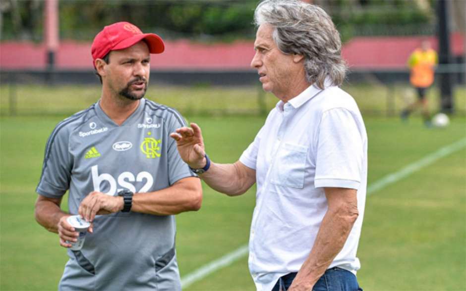 Treinos com Mauricinho, almoço de despedida com Jesus e novos testes: as novidades no Flamengo
