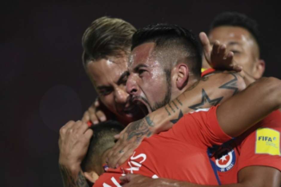 Samba Rojo! Mauricio Isla aumenta número de chilenos na história do Flamengo