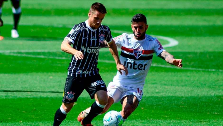 Tiago Nunes altera escalação em todos os jogos buscando evolução