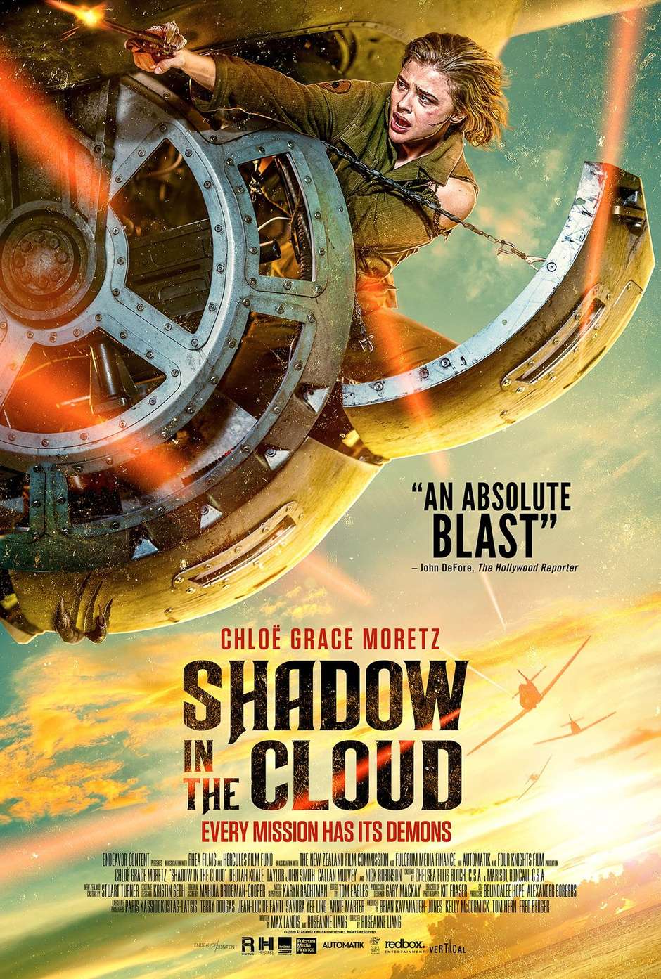 Uma Sombra na Nuvem': Telecine lançará filme que traz Chloë Grace Moretz  lutando contra monstro; Assista ao trailer! - CinePOP