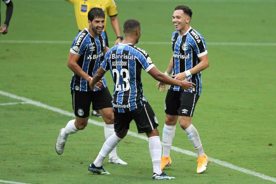 Grêmio e Santos empatam em Porto Alegre em jogo com 3 pênaltis