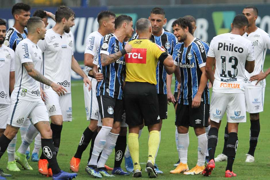 Grêmio e Santos empatam em Porto Alegre em jogo com 3 pênaltis