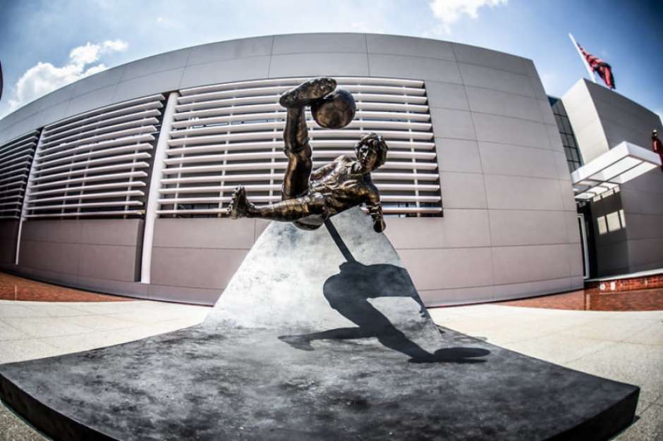 Agora no Ninho, estátua motiva desabafo de Zico: Não tinha a menor ideia que causaria tanto problema