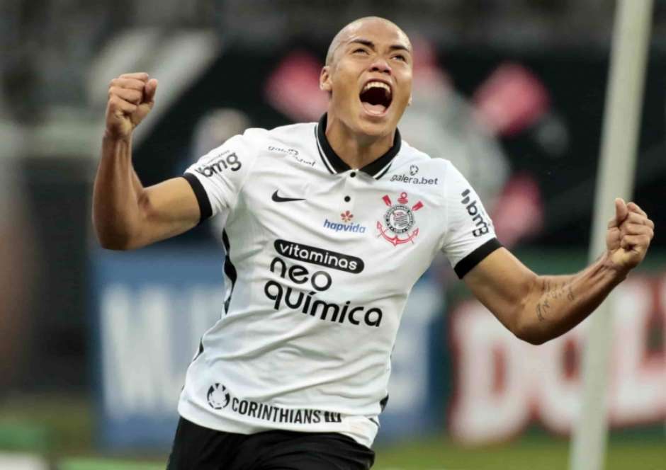 Tem vaga? Após sete jogos afastados, Mandaca volta a ser relacionado pelo Corinthians