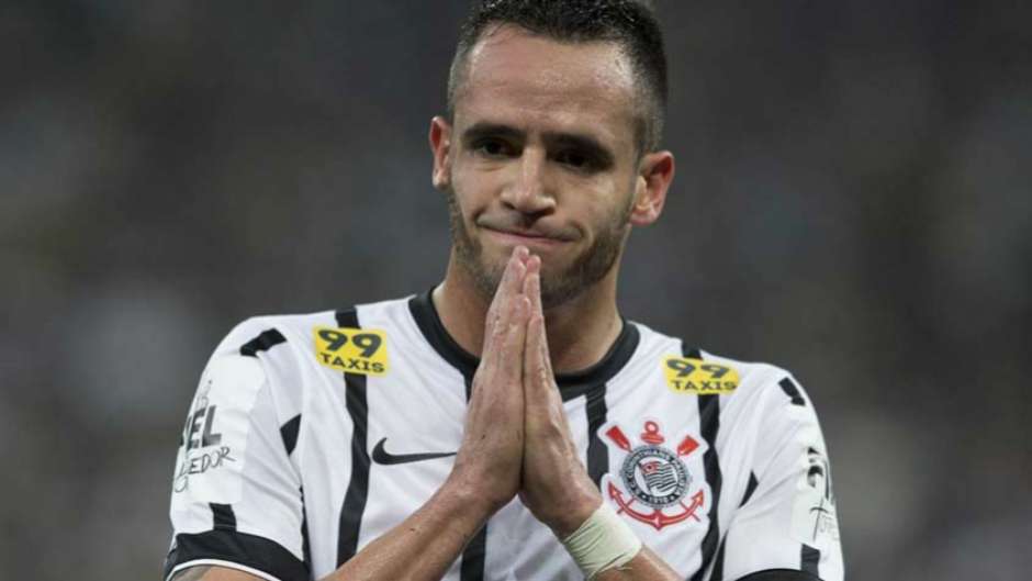 Corinthians admite consulta por Renato Augusto, mas vê retorno como improvável