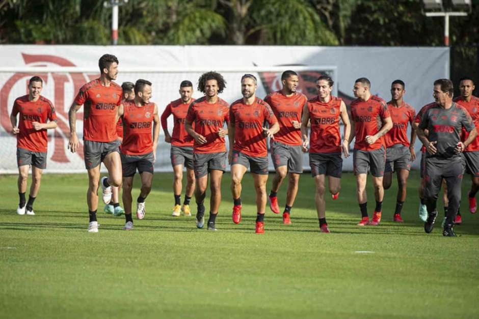 Após 100 dias, Flamengo volta a ter todos os titulares à disposição para buscar vaga na Libertadores