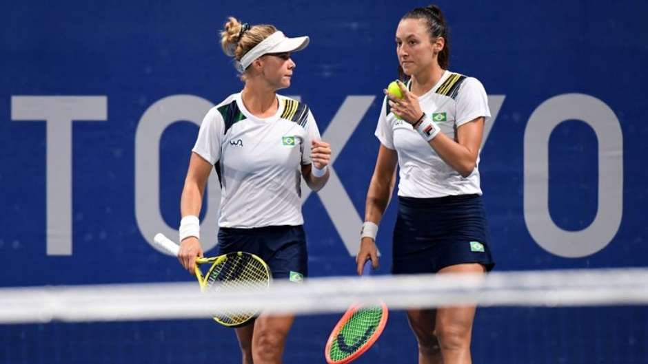 Dupla feminina do Brasil garante vaga na semifinal do tênis