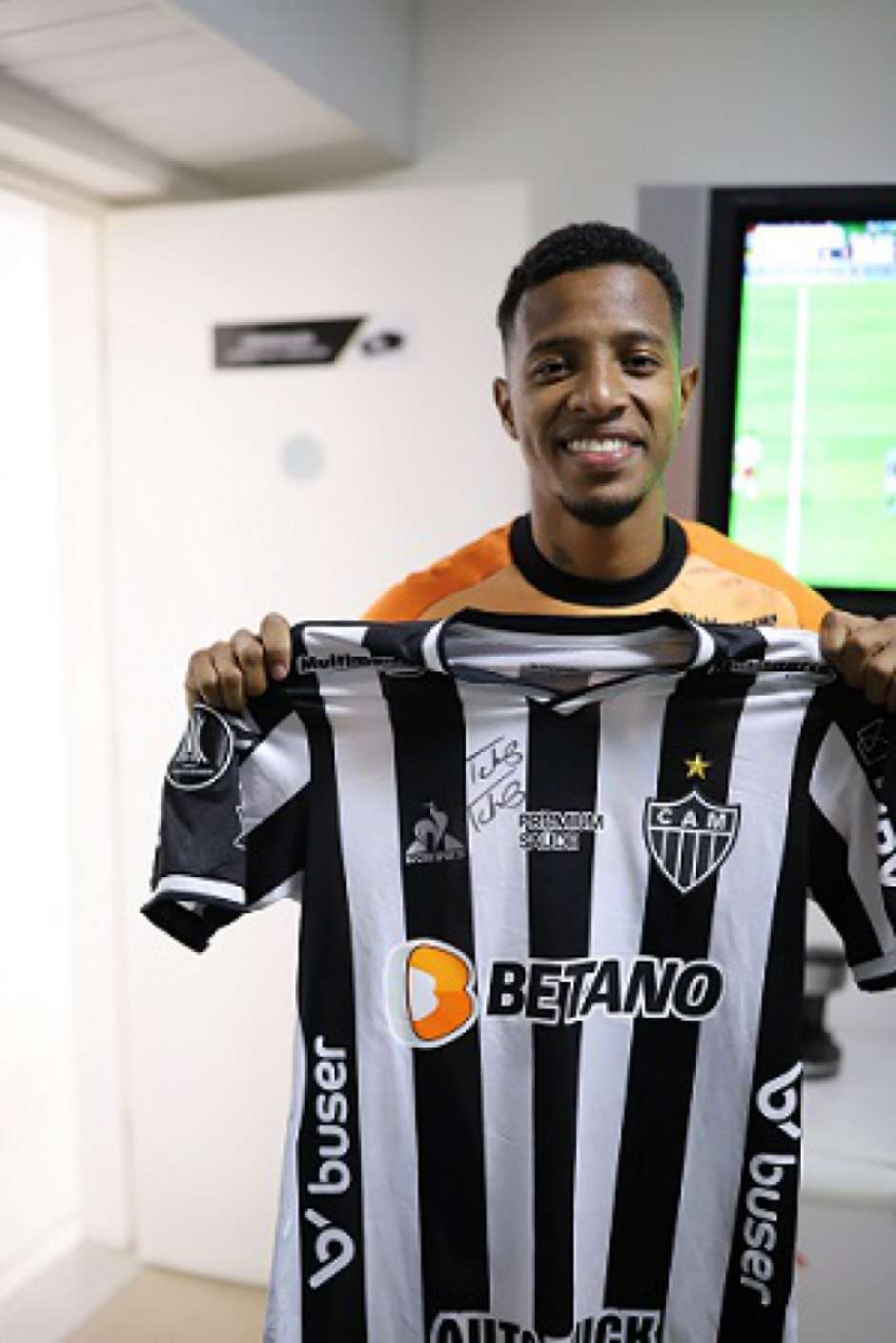 CAMISA DO GALO AUTOGRAFADA: Camisa Autografada do Galo!