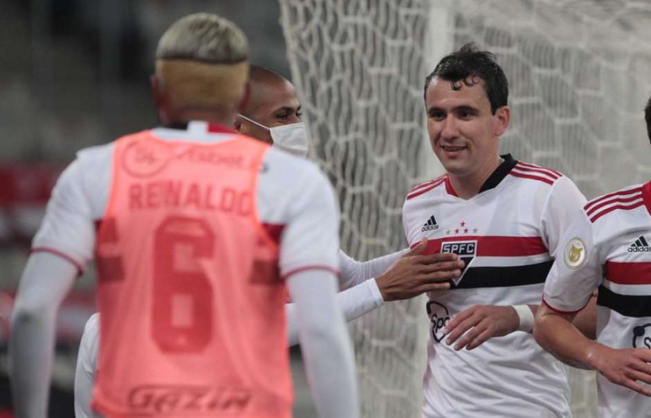 Artilheiro contra o Athletico, Pablo projeta clássico com Palmeiras na terça: 