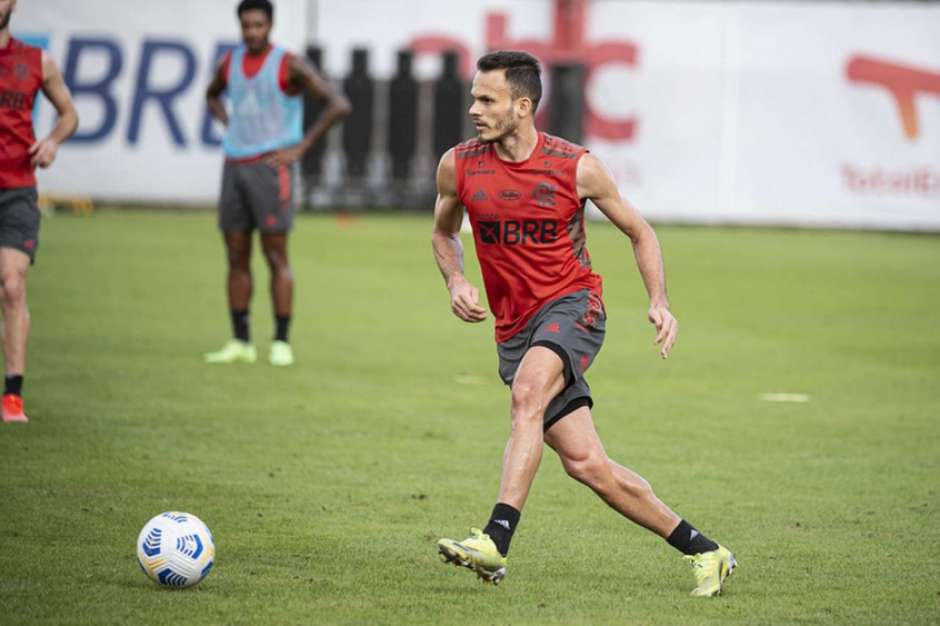 Com retorno de lateral, Flamengo se reapresenta no Ninho de olho na Libertadores