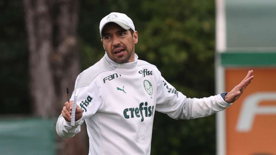 Após pressão de Abel, Palmeiras enviará documento à CBF por expulsão de Patrick de Paula