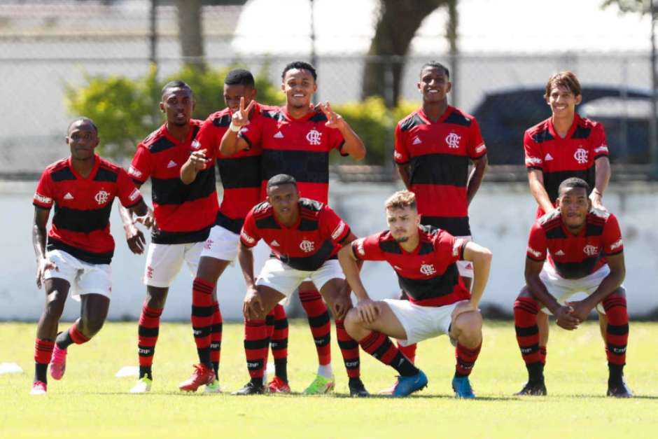 Sub-20: Lázaro e Thiaguinho comemoram vitória e classificação do Flamengo para semifinal do Carioca