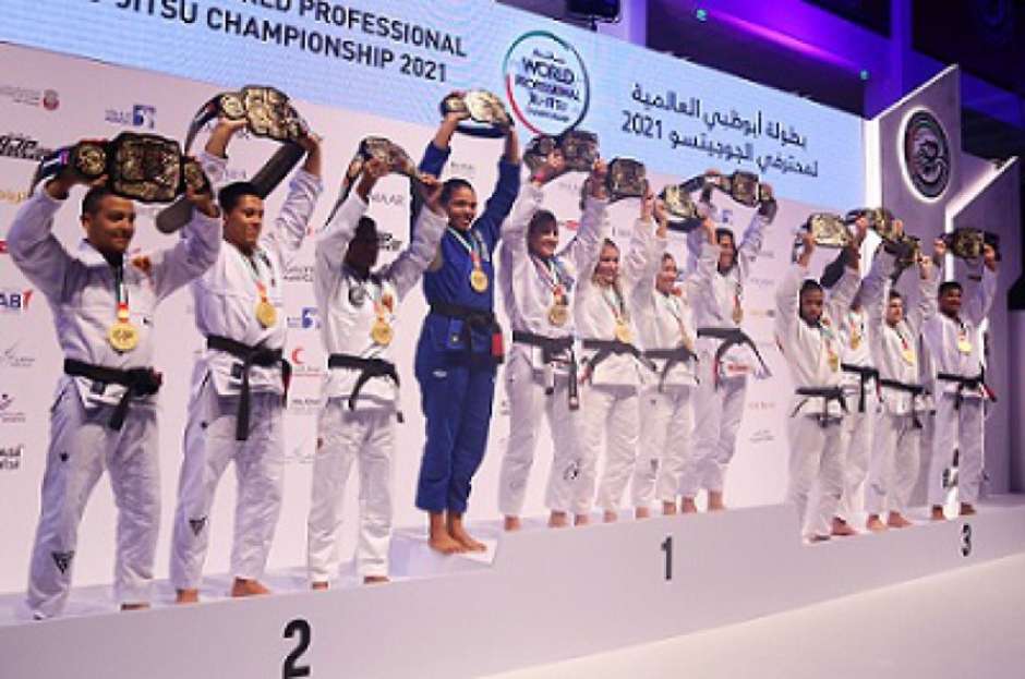 Campeã mundial de jiu-jitsu largou engenharia e viaja o mundo dando aulas -  10/04/2019 - UOL Esporte