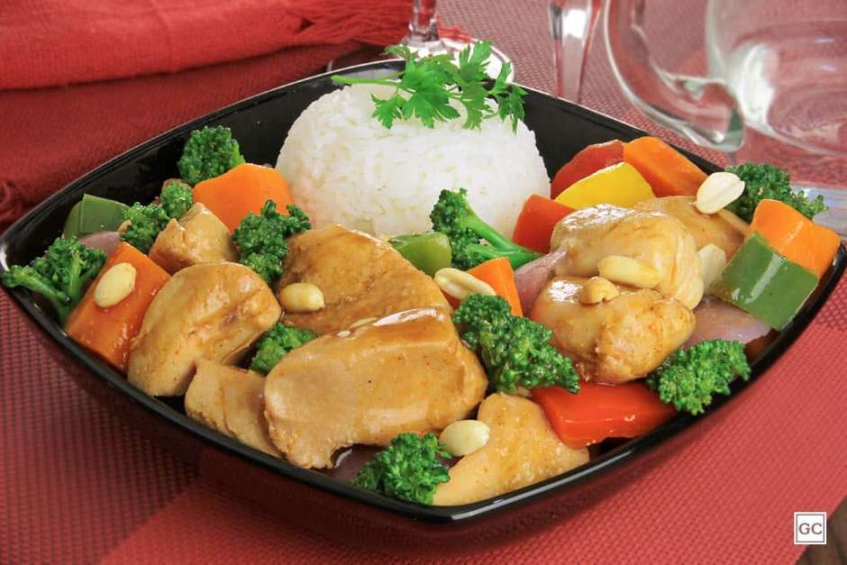 Receita de frango xadrez tradicional: prato chinês é muito fácil de fazer