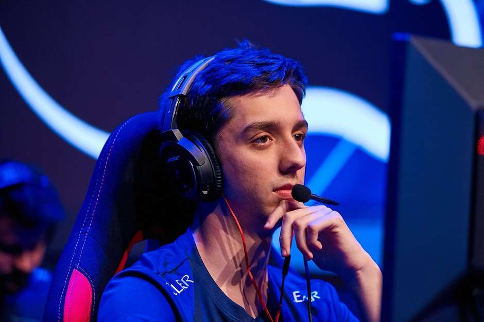 FER SABE TOCAR VIOLÃO? VAZOU FNX NA DETONA E FNX É VIZINHO DO COLD