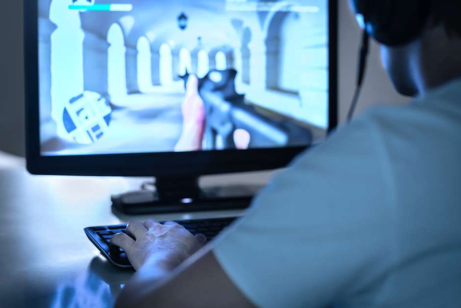 Jogar games de tiro em primeira pessoa é benéfico ao cérebro, diz estudo -  TecMundo