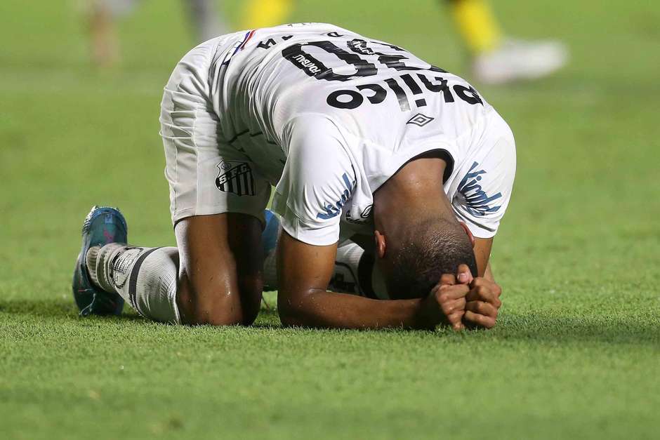 Santos empata com S&Atilde;&pound;o Bernardo e segue sem vencer na Vila