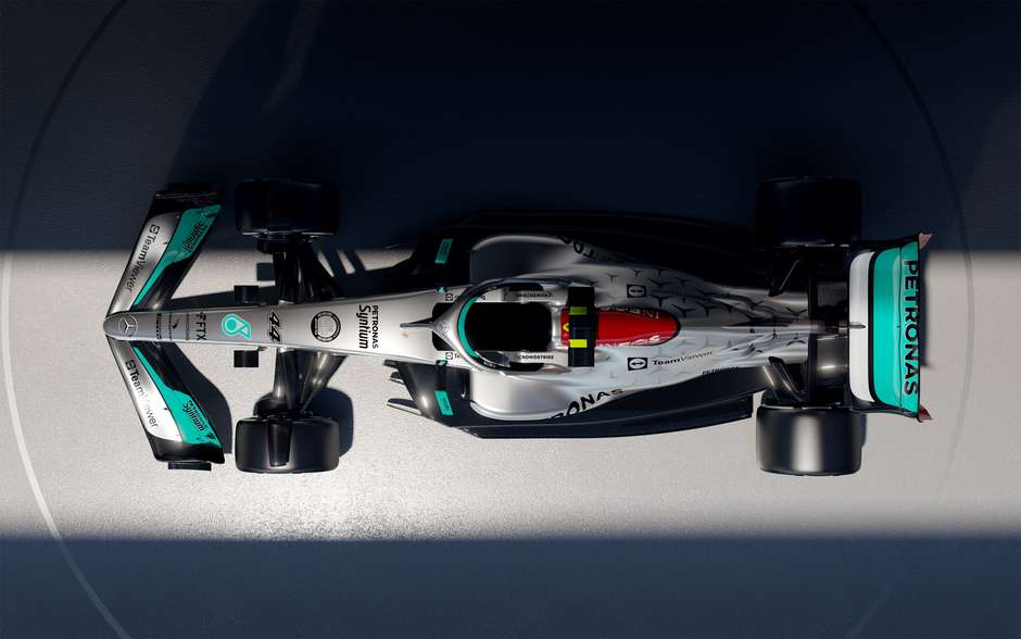 Mercedes apresenta novo carro da F1. Pintura prata retorna