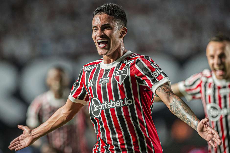 São Paulo na Vila Belmiro? Quando foi única vez que time mandou partida em  estádio rival - ESPN