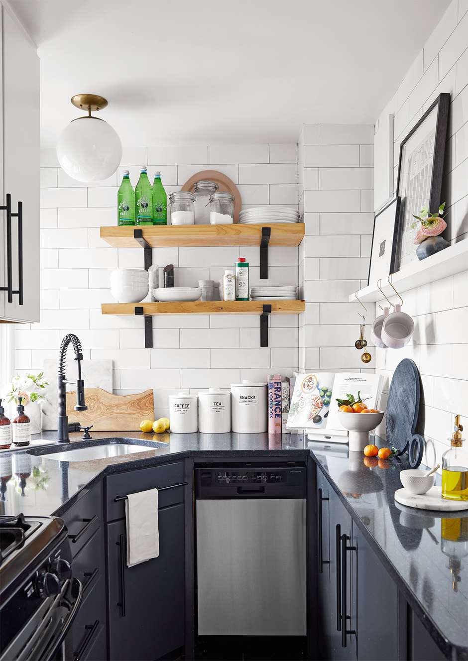 How to plan and design a small kitchen   Gossipify