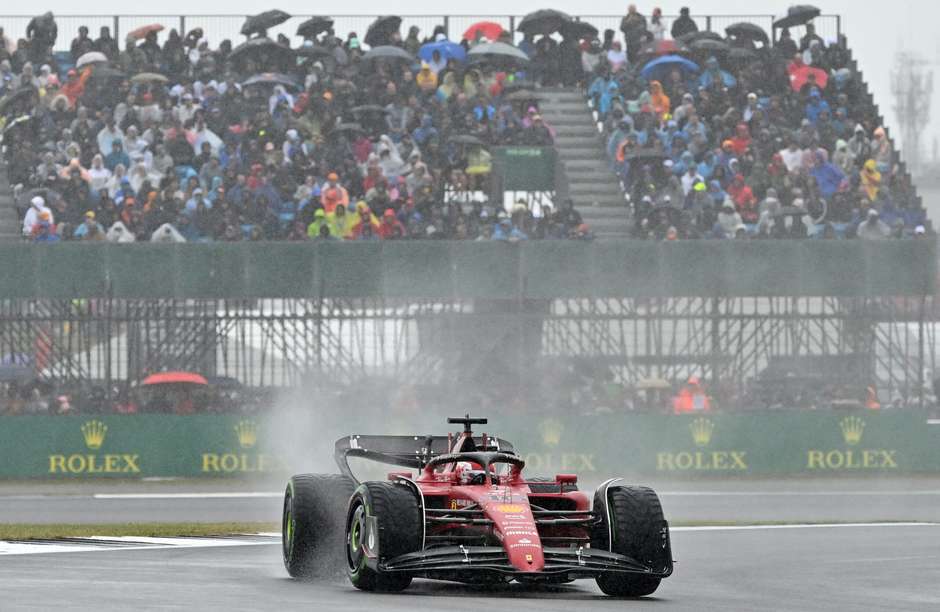 Leclerc se recupera após sexta e lidera TL3 chuvoso na Inglaterra - Notícia  de Fórmula 1 - Grande Prêmio