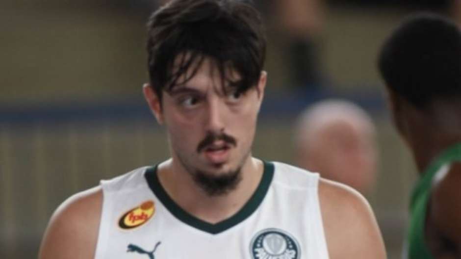 JOGADOR DE BASQUETE VIROU EMO SÓ PELA ZUEIRA?