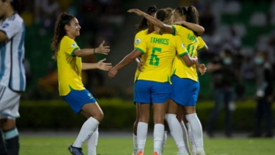 Brasil atropela Argentina e decide o ouro diante da Colômbia