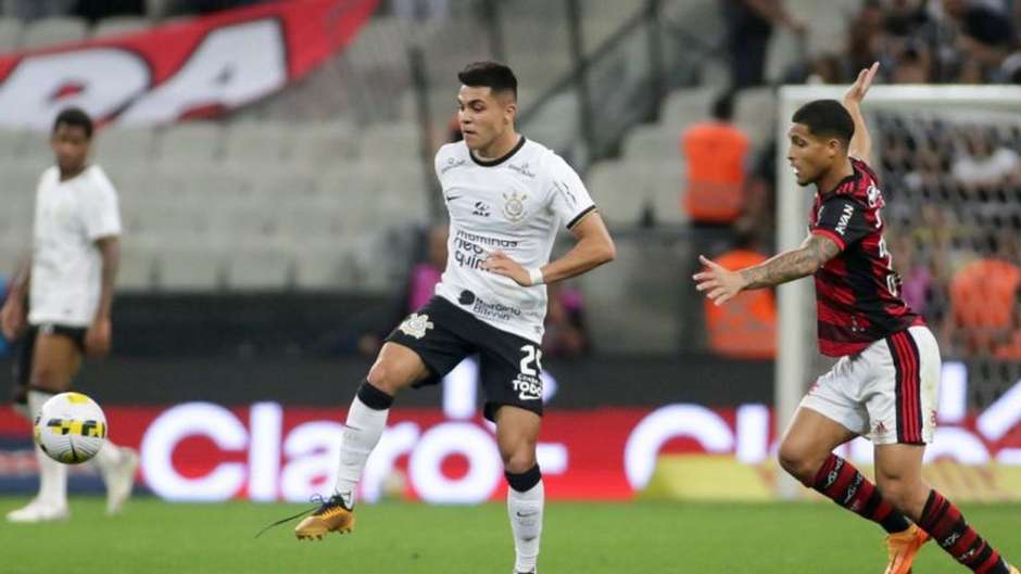 Duelo Flamengo x Corinthians define 1º semifinalista da Libertadores