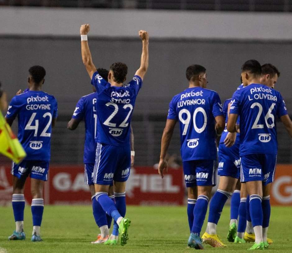 Trechos Cruzeiro - Prior jogando sinuca valendo dinheiro com seu