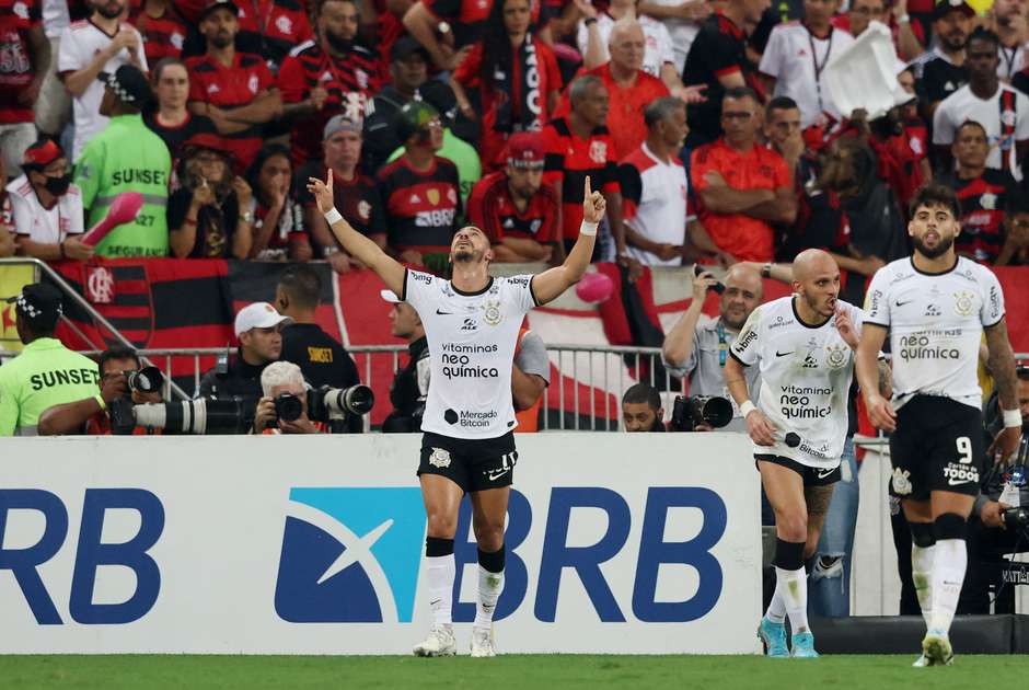 Veja as cobranças de pênaltis de Flamengo x Corinthians - Final da Copa do  Brasil 2022 