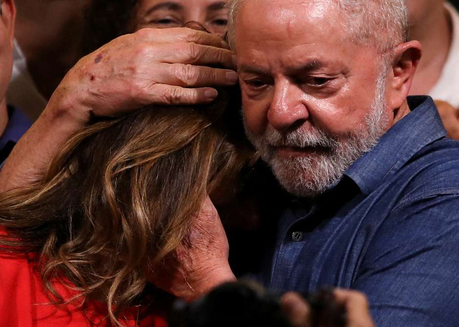 Janja conta que chorou ao ajudar Lula durante discurso: 'Brasil de amor se materializava'