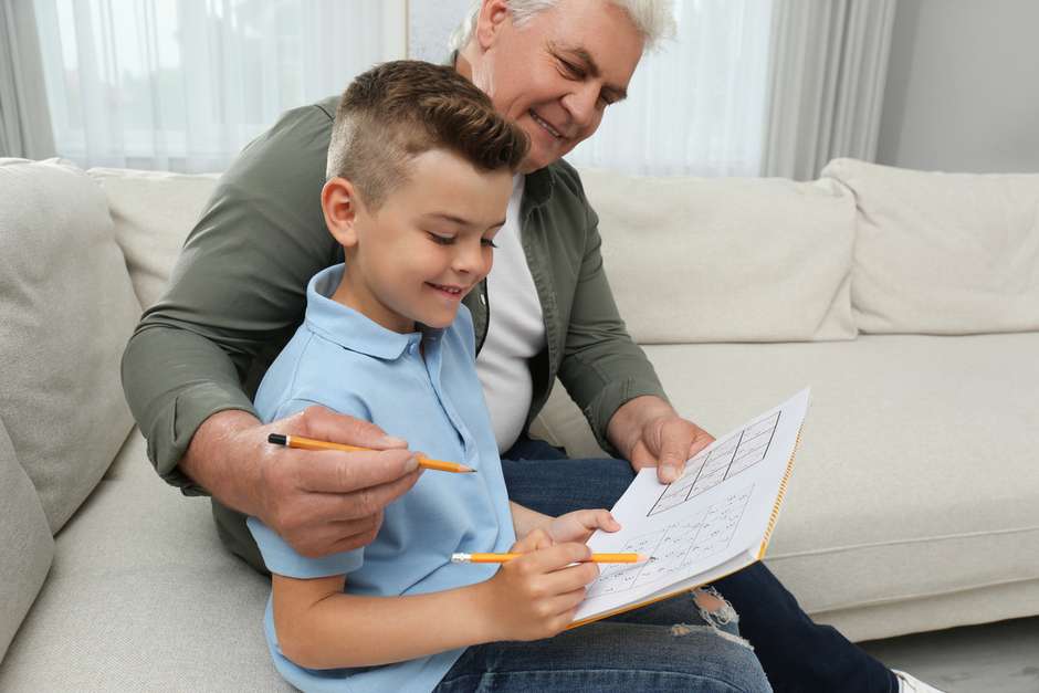 Benefícios do sudoku e do caça-palavras para a saúde cerebral