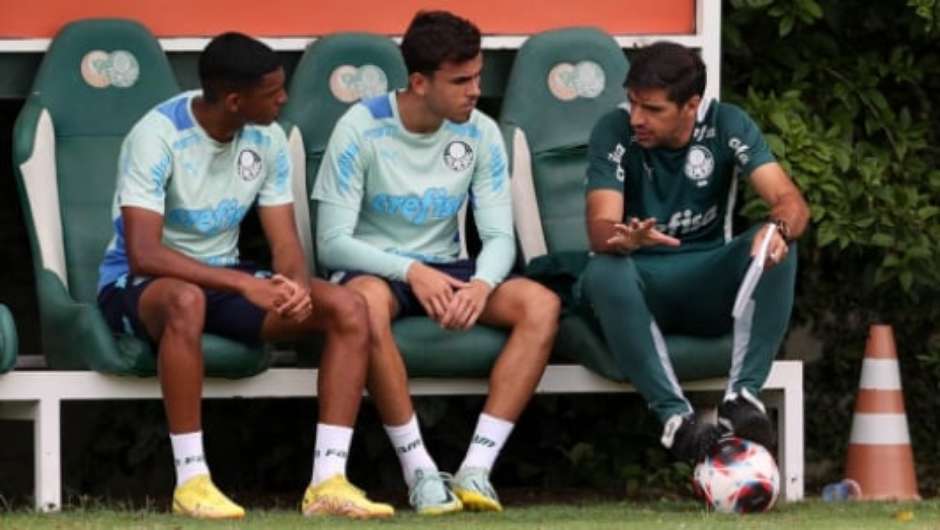 Luis Guilherme celebra efetivação no elenco profissional do Palmeiras: ' Agora troco resenha