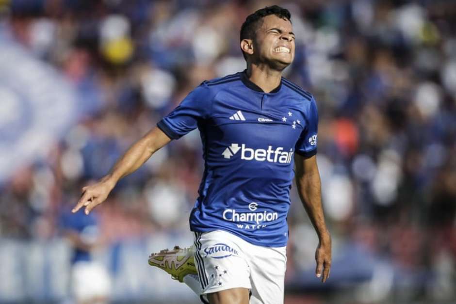 Pezzolano chega a 40 jogos no comando do Cruzeiro