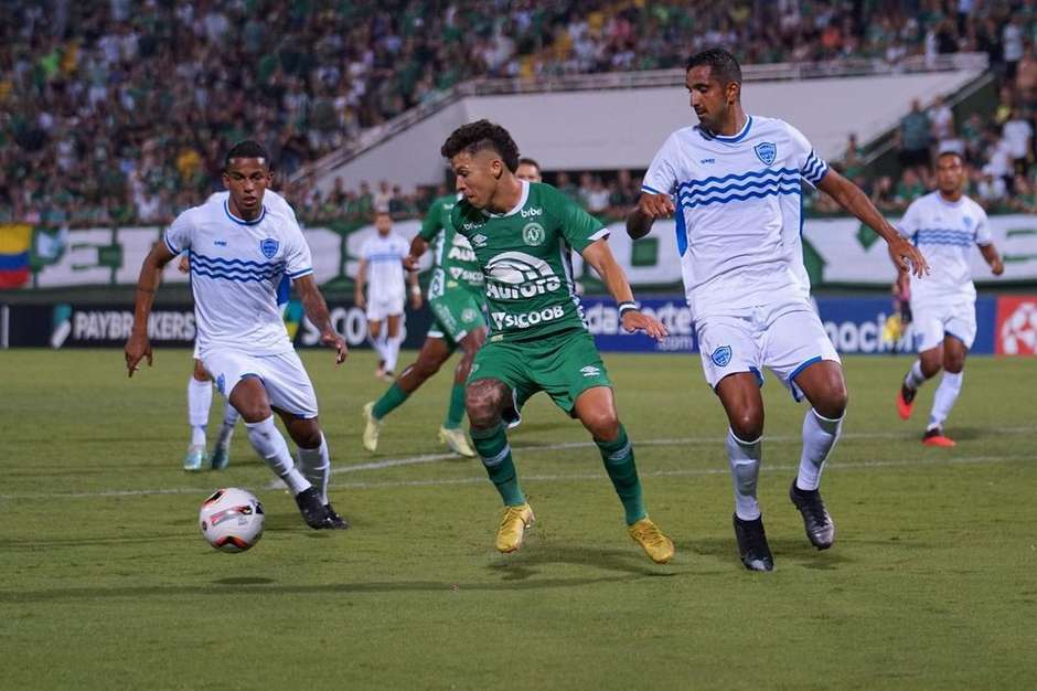 A vida depois do acidente: Primeiro jogo da Chapecoense termina com empate