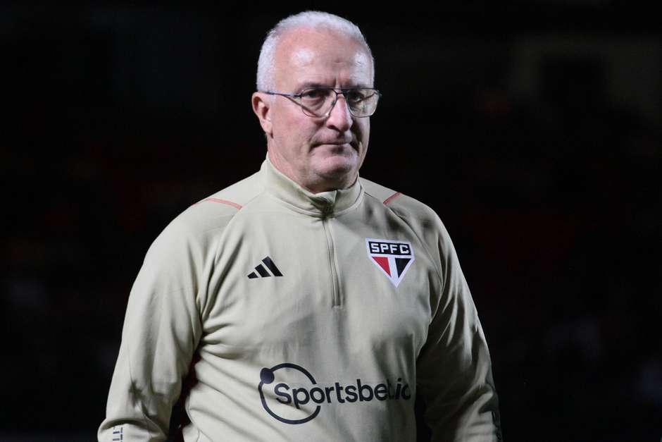 Dorival dispara contra arbitragem após empate do São Paulo em clássico:  'Foi lamentável o que aconteceu aqui hoje' - Lance!