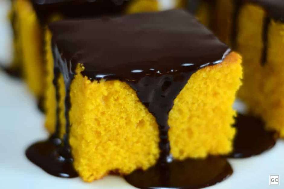 Bolo de liquidificador delicioso: 9 receitas que não pedem batedeira