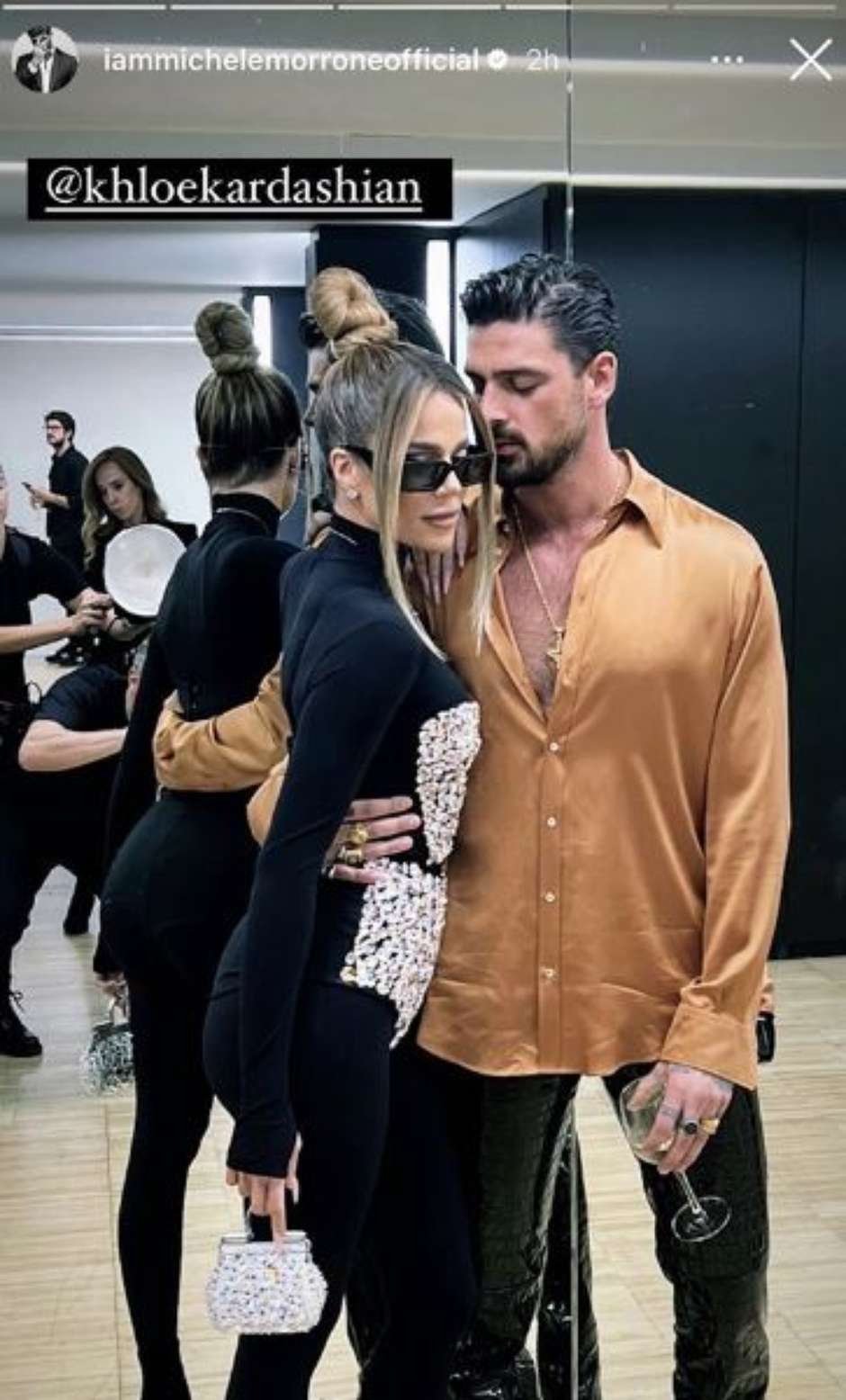Kim Kardashian foi a responsável por arrumar date entre Khloé e Michele  Morrone