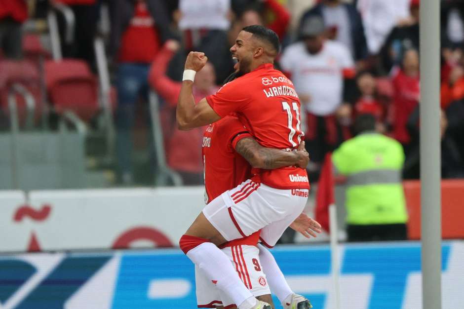 Coritiba x Internacional hoje; veja horário e onde assistir ao vivo